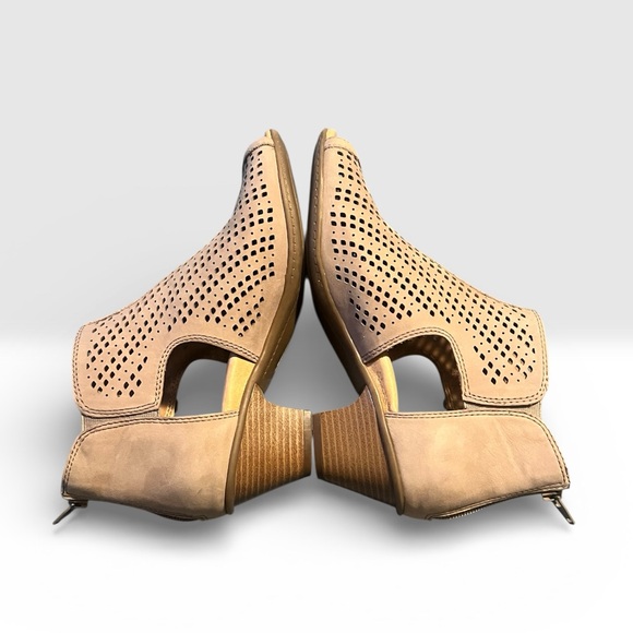 Earth Keri Taupe Peep-Toe Ankle Boots Size 7 - Picture 5 of 9